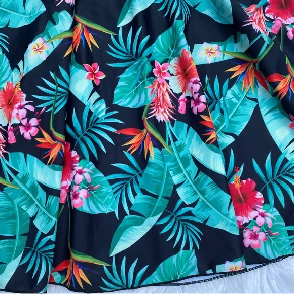 2 Piece Swimsuit With Swim Shorts - Picture 8 of 13